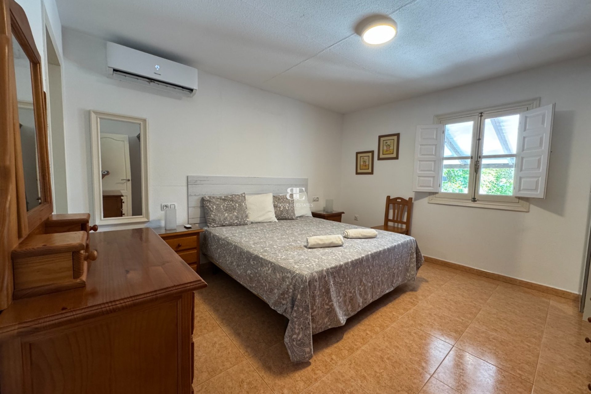 Resale - Villa -
Blanca