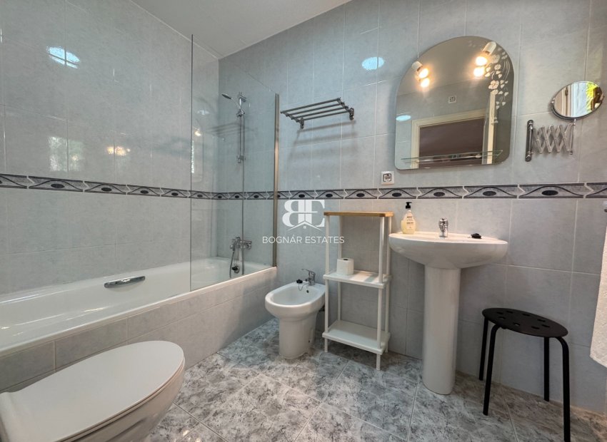 Resale - Villa -
Blanca