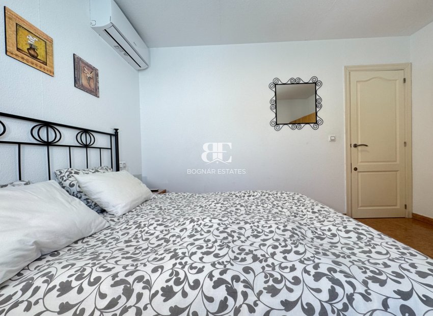 Resale - Villa -
Blanca