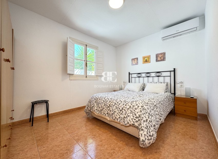 Resale - Villa -
Blanca