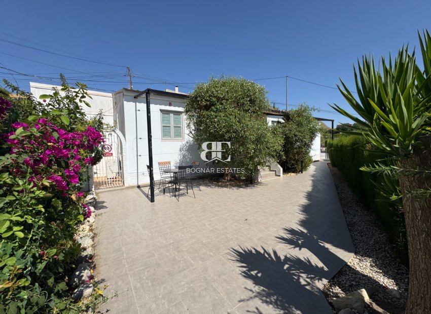 Resale - Villa -
Blanca