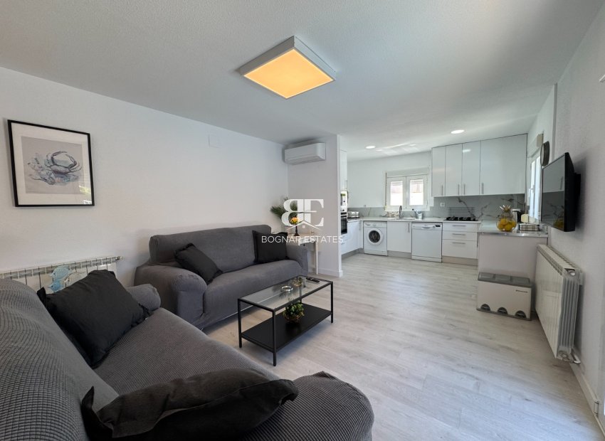 Resale - Villa -
Blanca