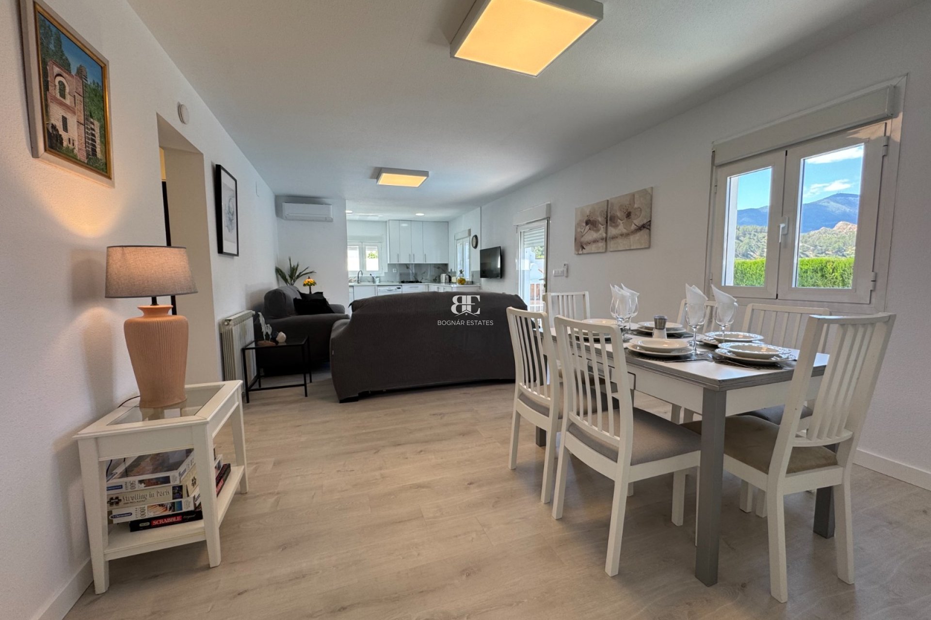 Resale - Villa -
Blanca