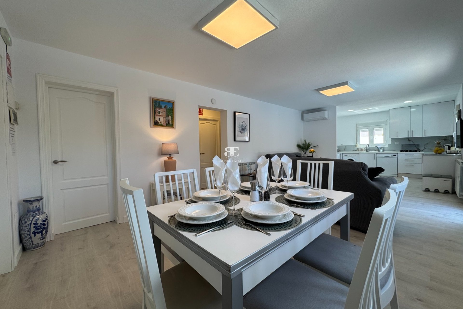 Resale - Villa -
Blanca