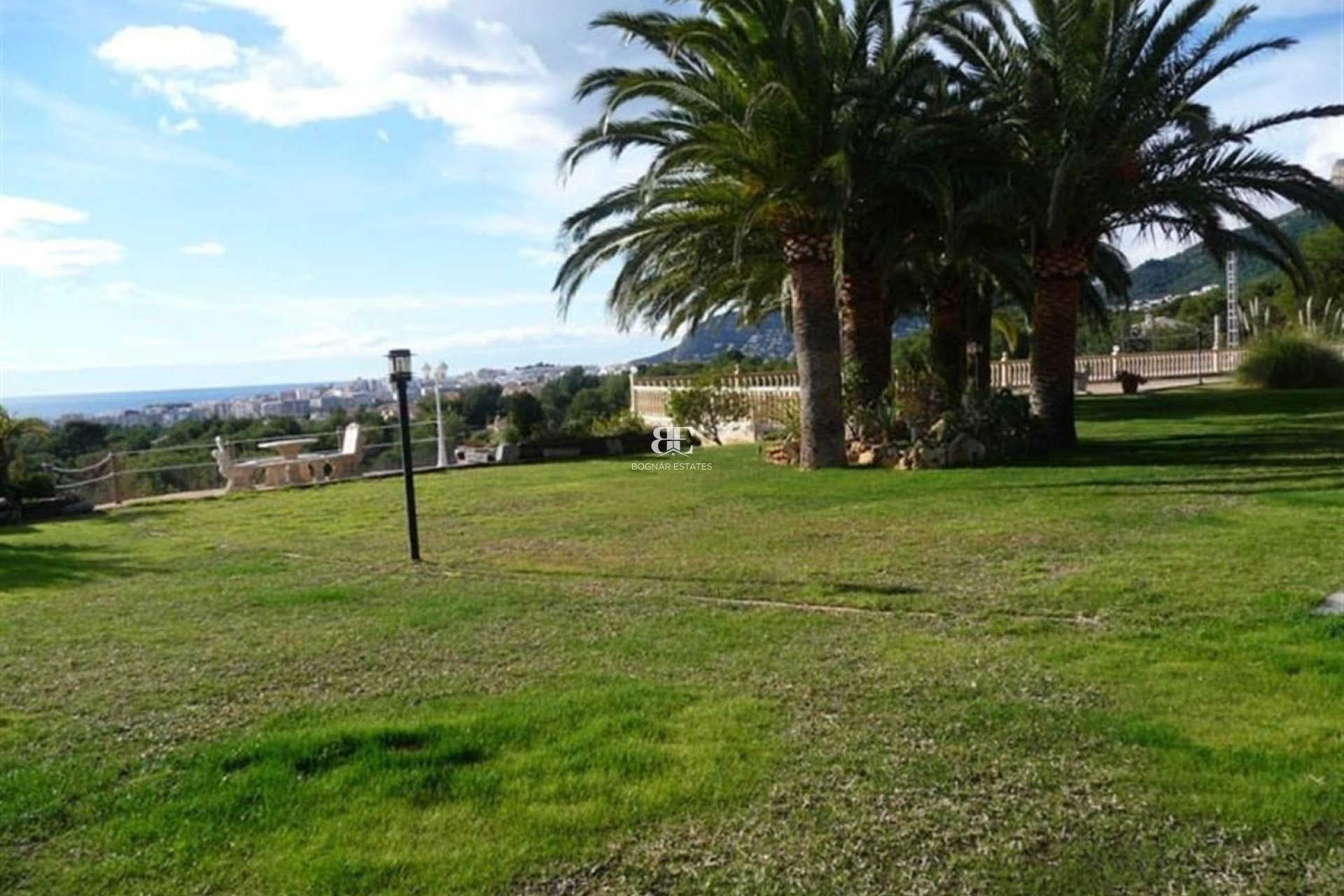 Resale - Villa -
Calpe - Gargasindi