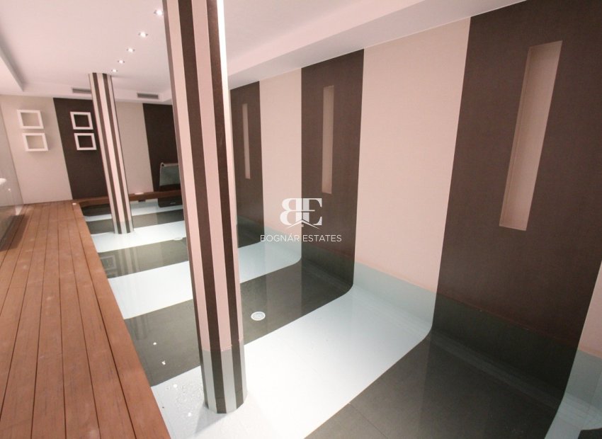 Resale - Villa -
Calpe - Zona Puerto Blanco - Maryvilla