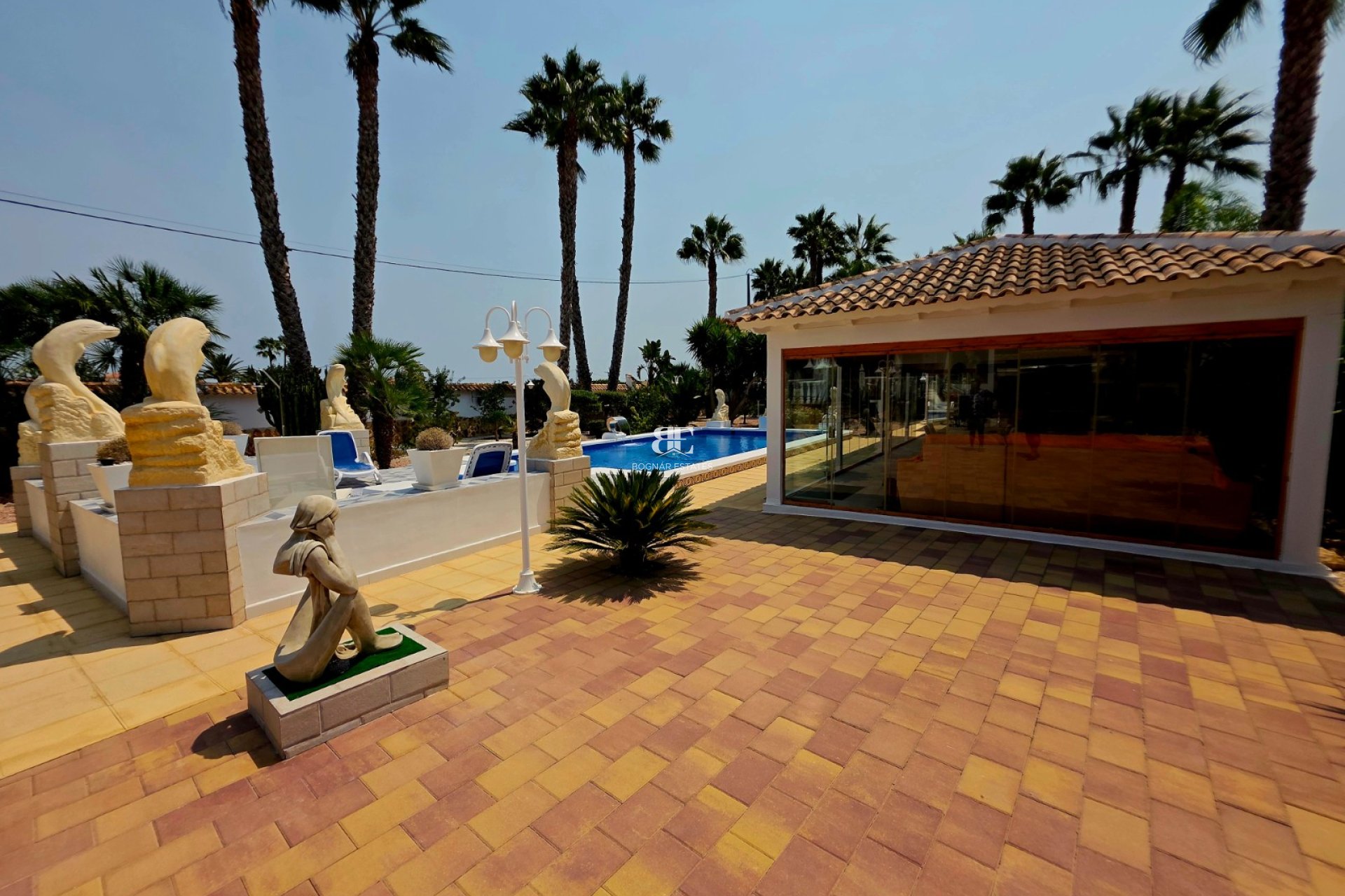 Resale - Villa -
Catral