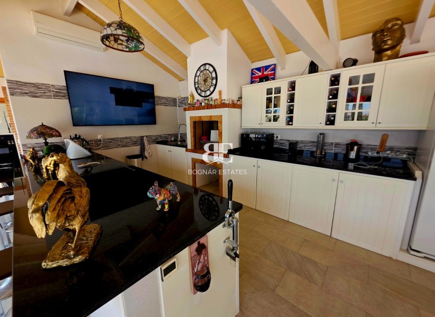 Resale - Villa -
Catral