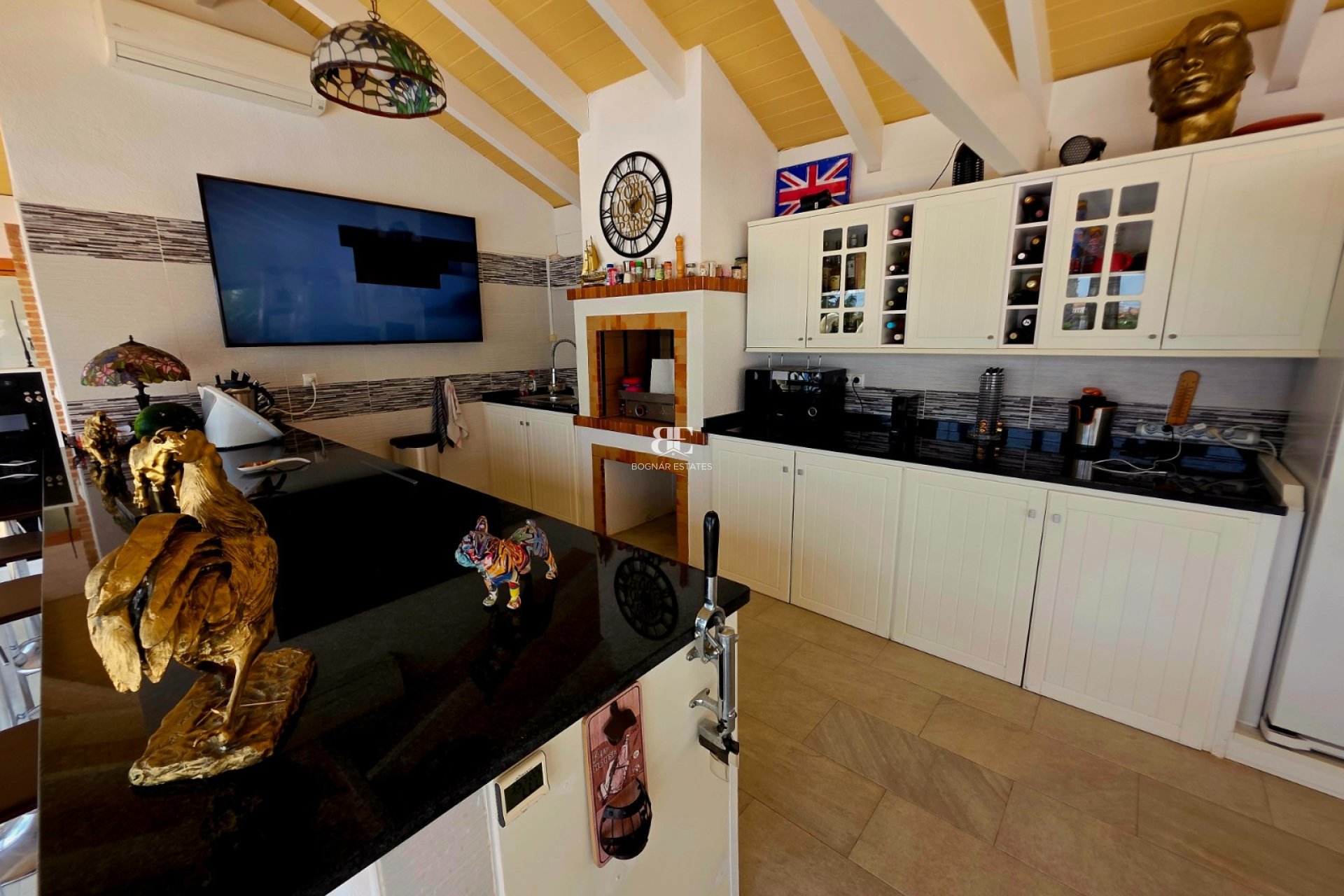 Resale - Villa -
Catral