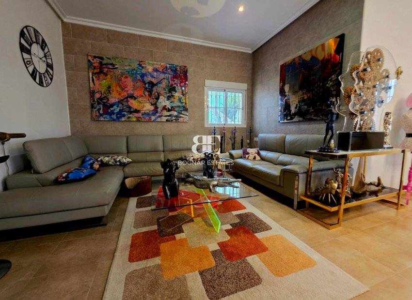 Resale - Villa -
Catral