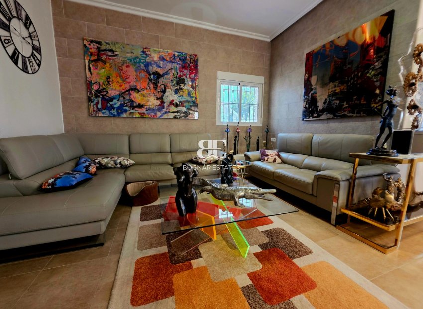 Resale - Villa -
Catral