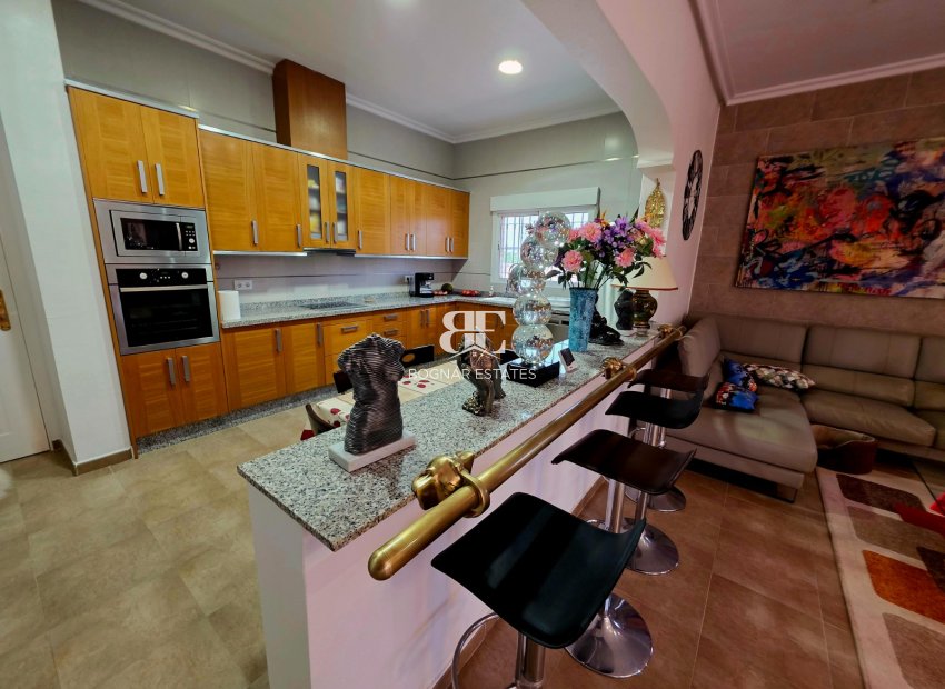 Resale - Villa -
Catral