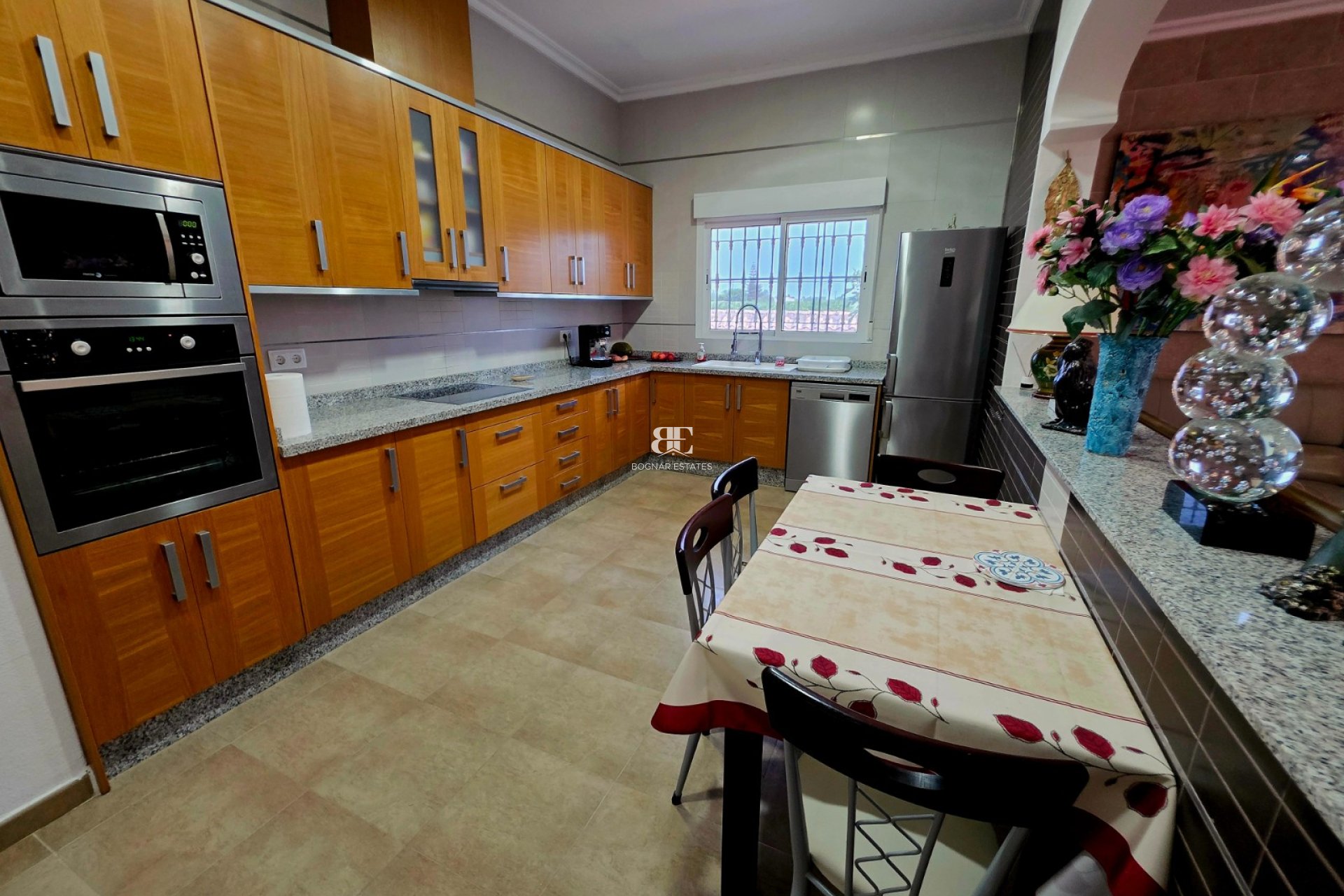 Resale - Villa -
Catral