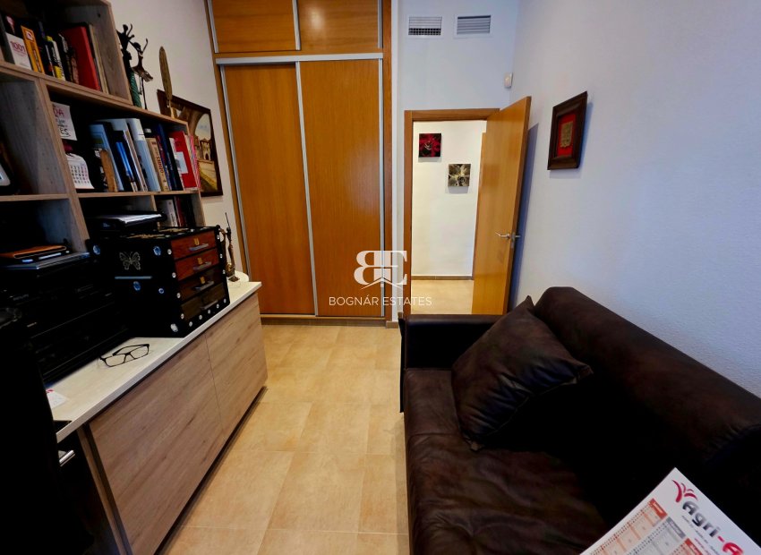 Resale - Villa -
Catral