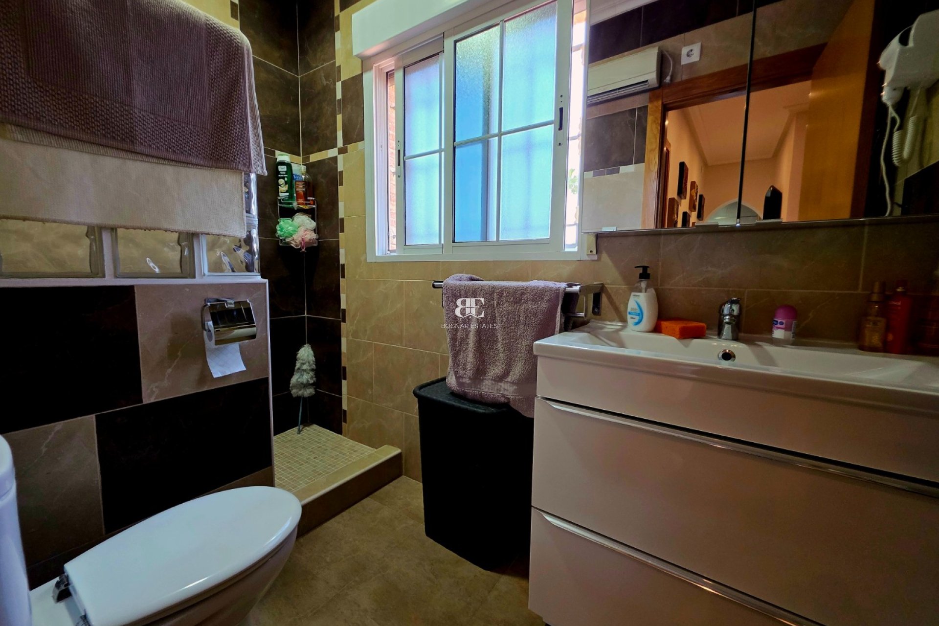 Resale - Villa -
Catral