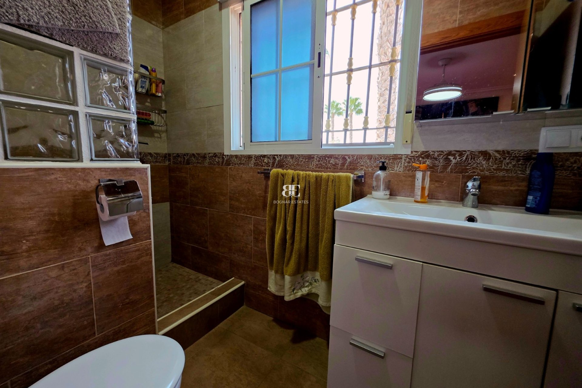Resale - Villa -
Catral