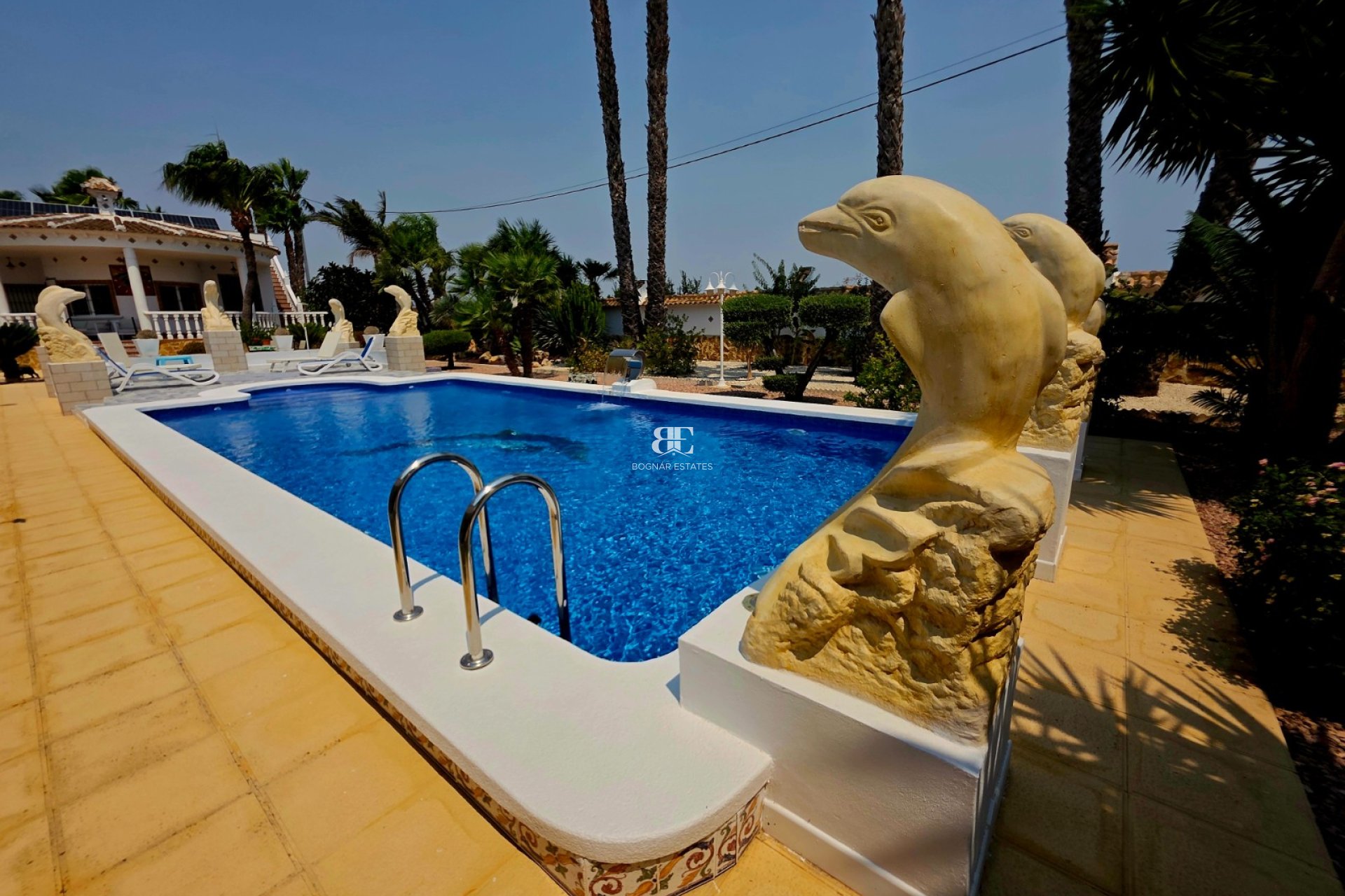 Resale - Villa -
Catral