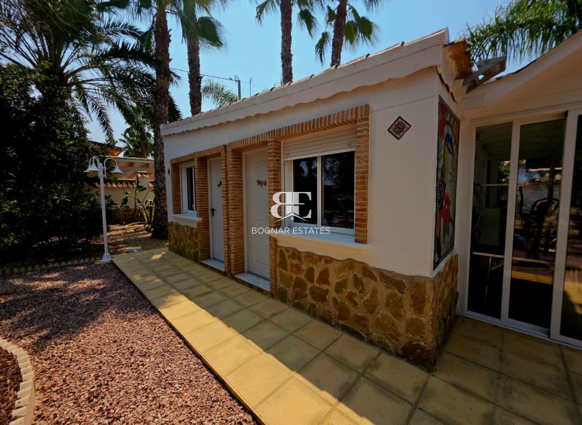 Resale - Villa -
Catral
