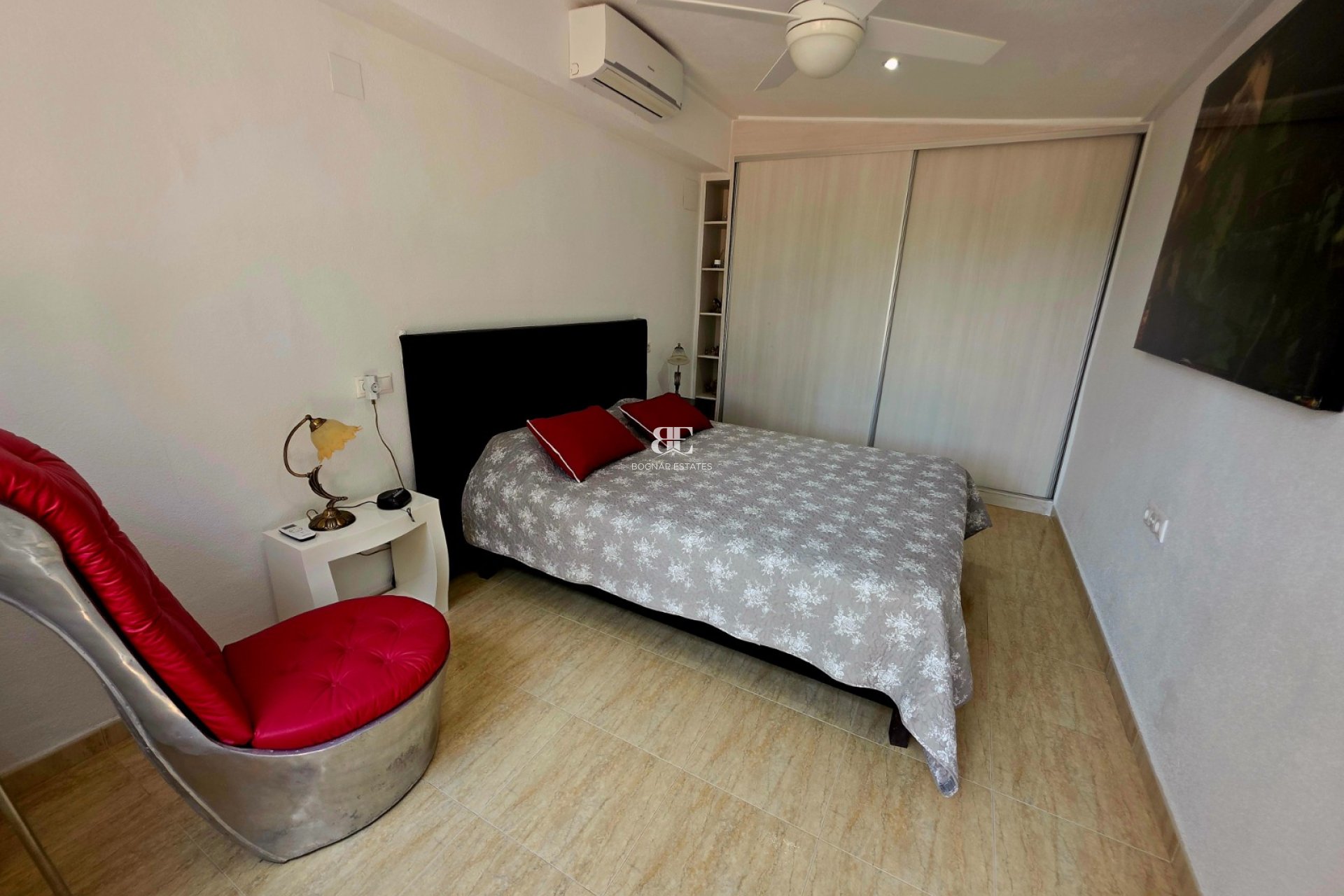 Resale - Villa -
Catral
