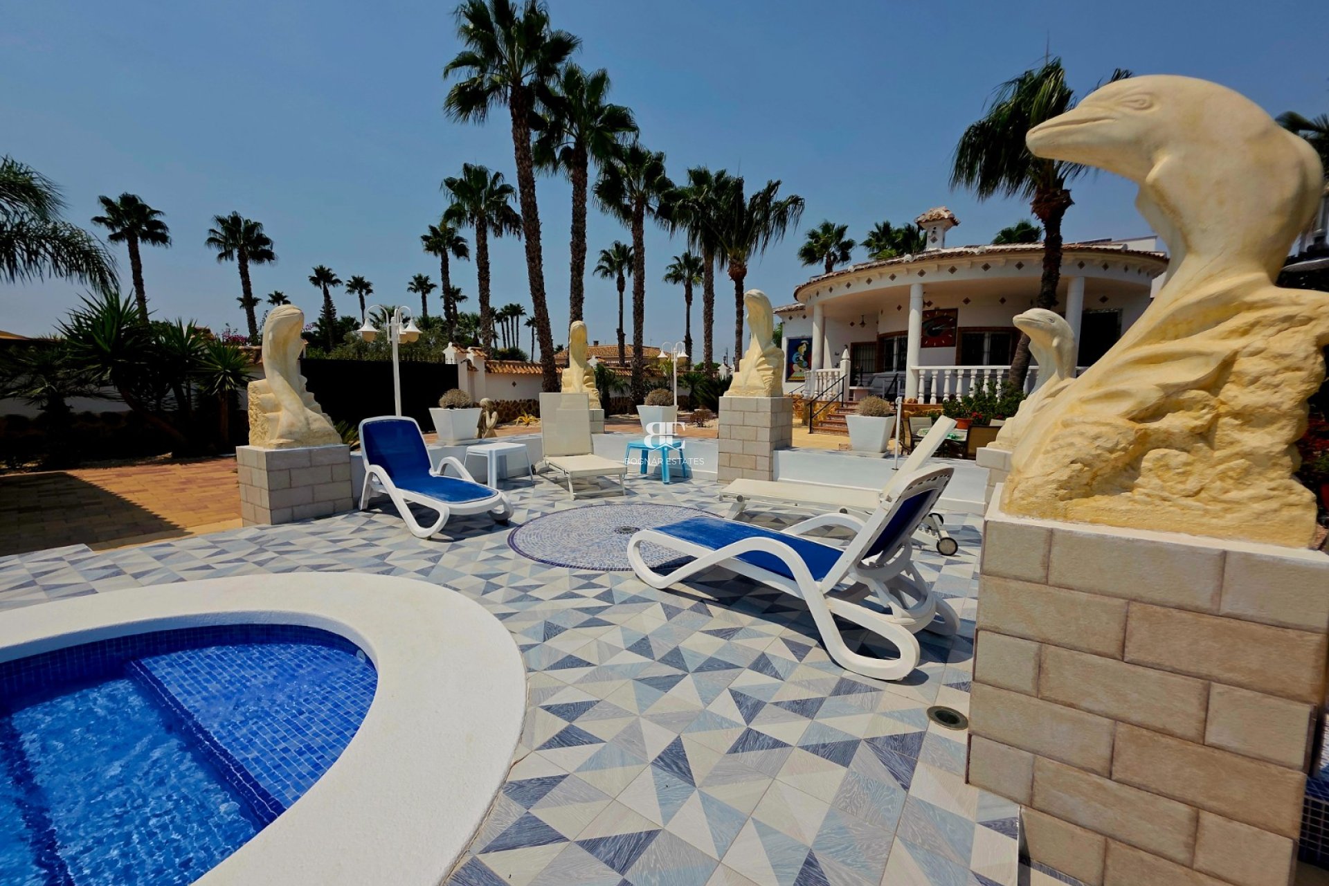 Resale - Villa -
Catral