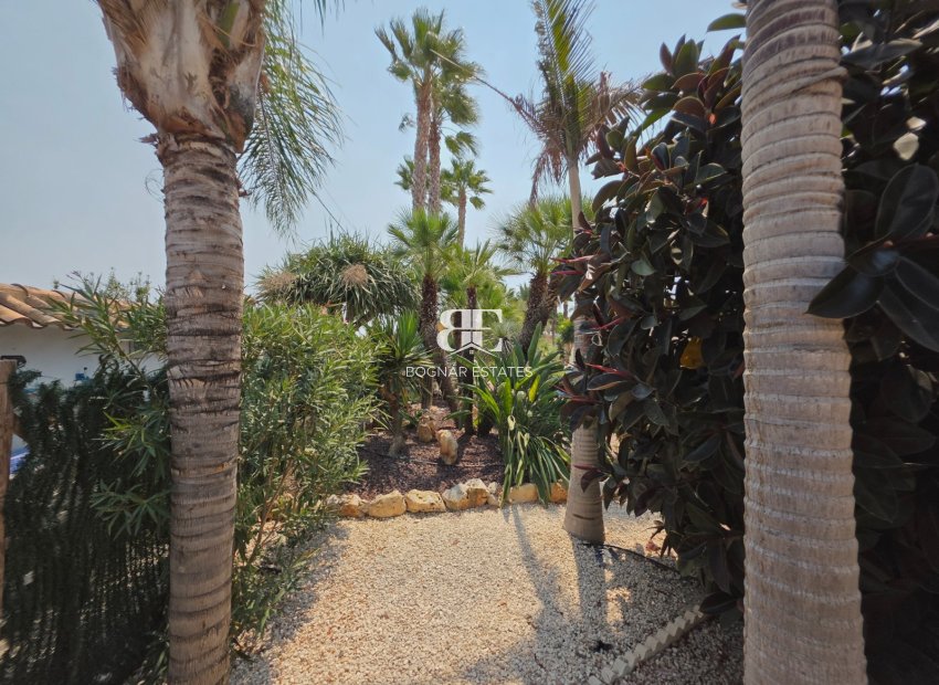Resale - Villa -
Catral