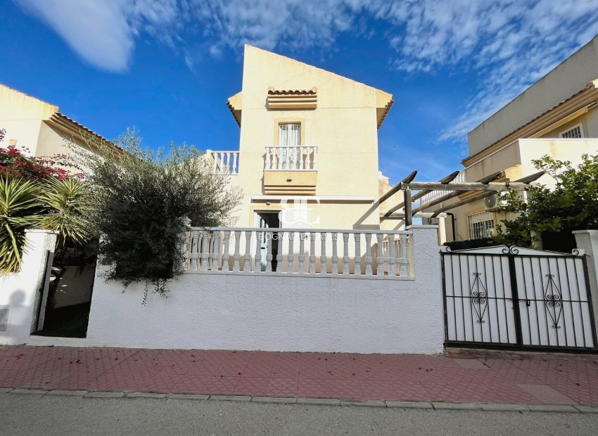 Resale - Villa -
Ciudad Quesada - Airstrip