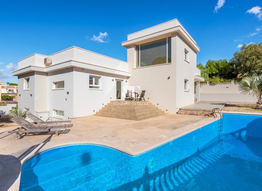 Resale - Villa -
Ciudad Quesada - Central Quesada