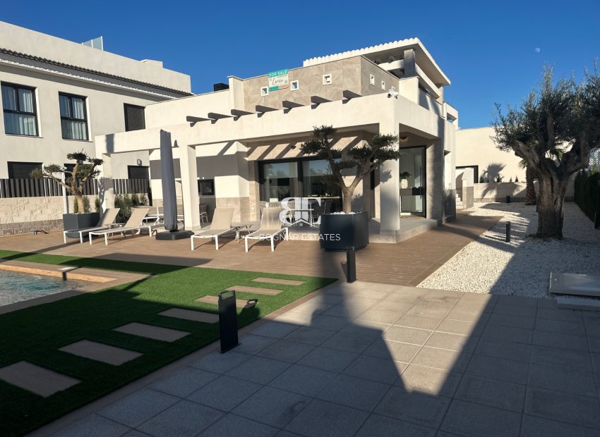 Resale - Villa -
Ciudad Quesada - Doña Pepa