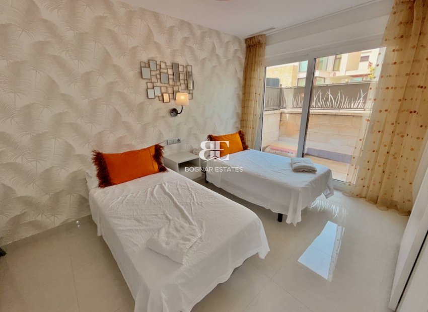 Resale - Villa -
Ciudad Quesada - Pueblo Bravo