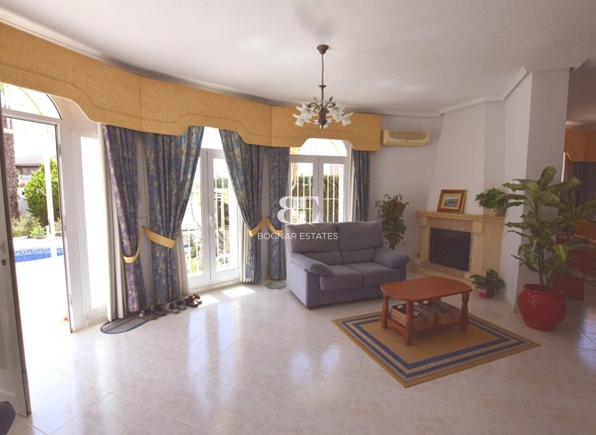 Resale - Villa -
Ciudad Quesada - Pueblo Bravo