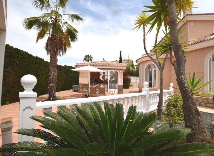Resale - Villa -
Ciudad Quesada - Pueblo Bravo