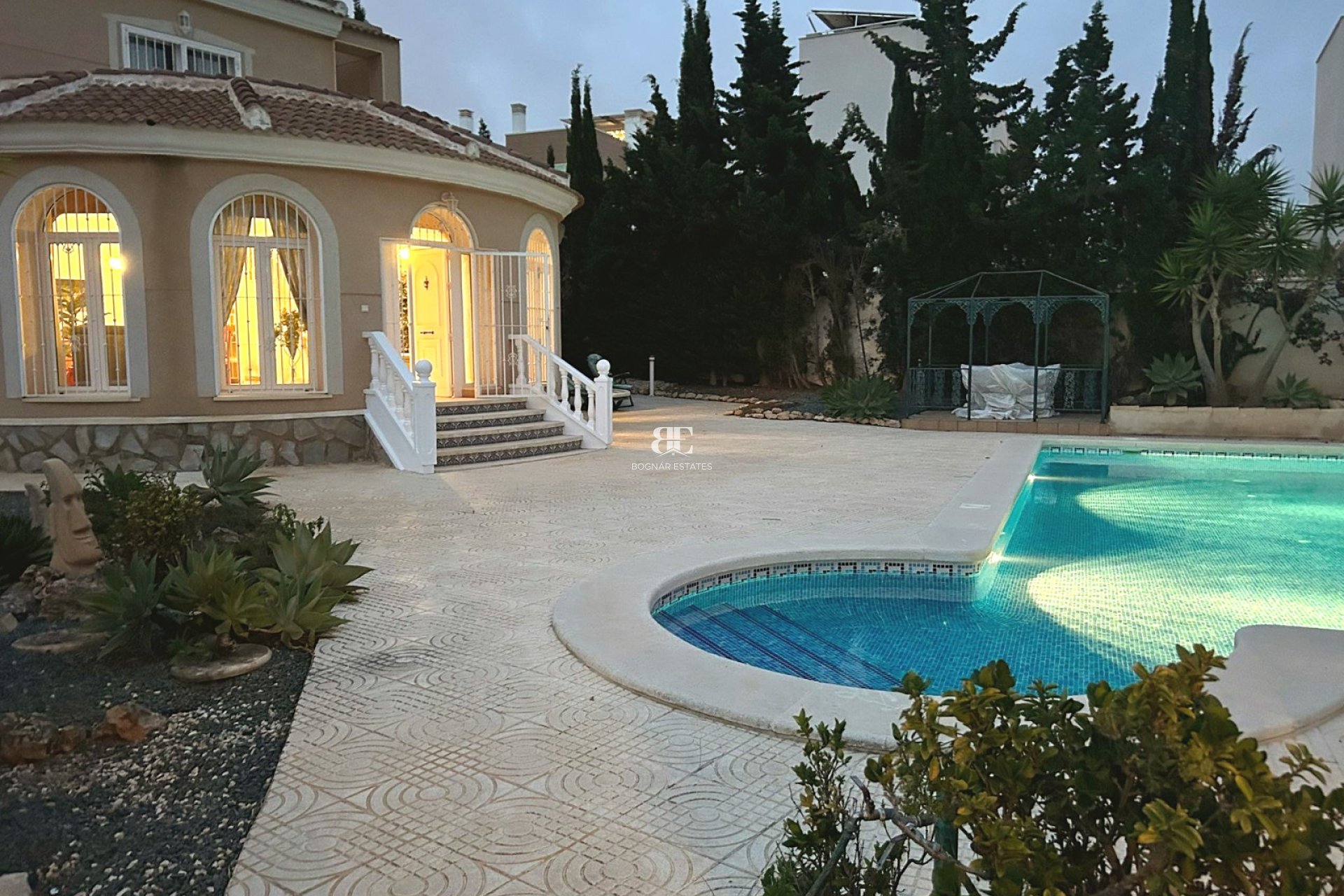 Resale - Villa -
Ciudad Quesada - Pueblo Bravo
