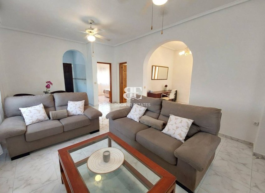 Resale - Villa -
Ciudad Quesada - Pueblo Bravo