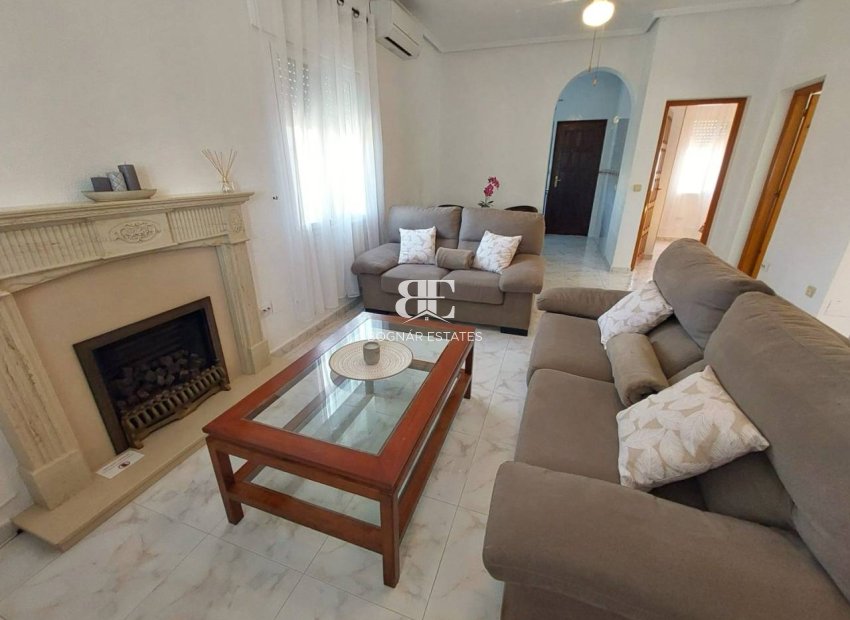 Resale - Villa -
Ciudad Quesada - Pueblo Bravo