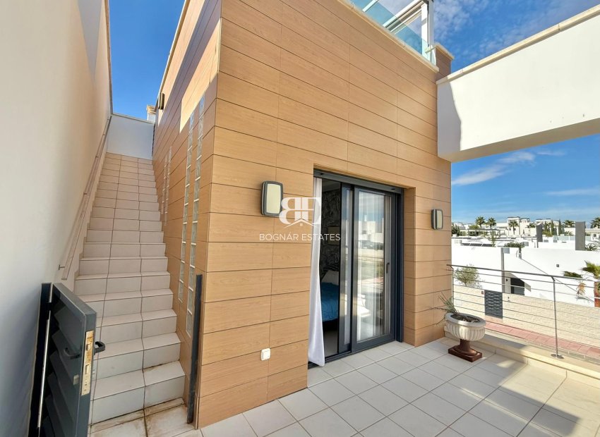 Resale - Villa -
Ciudad Quesada - Pueblo Bravo