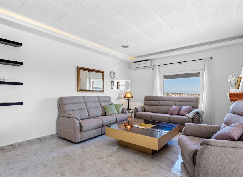 Resale - Villa -
Ciudad Quesada - Town Center