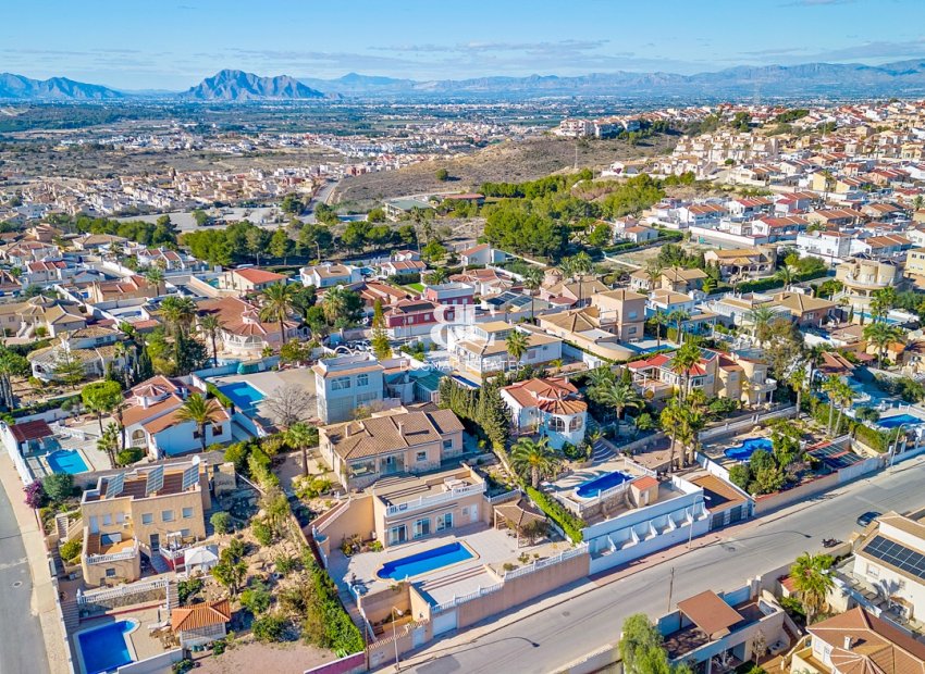 Resale - Villa -
Ciudad Quesada - Town Center