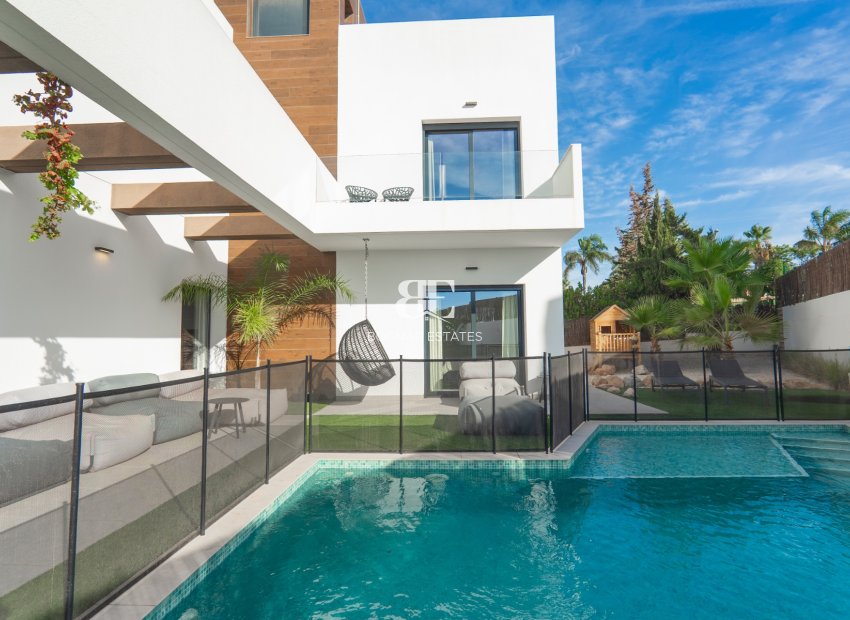 Resale - Villa -
Ciudad Quesada - town