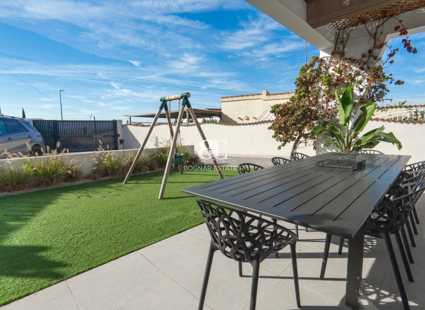 Resale - Villa -
Ciudad Quesada - town