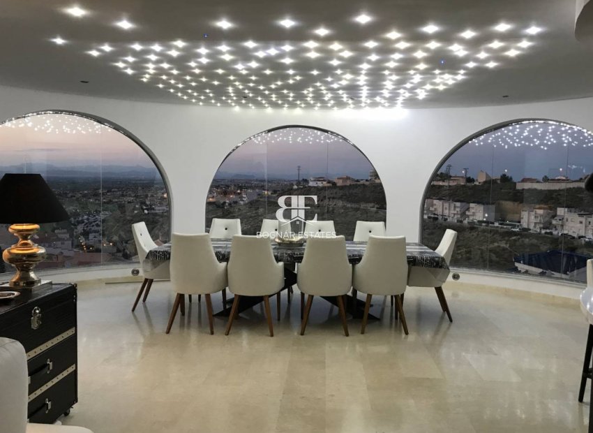 Resale - Villa -
Ciudad Quesada