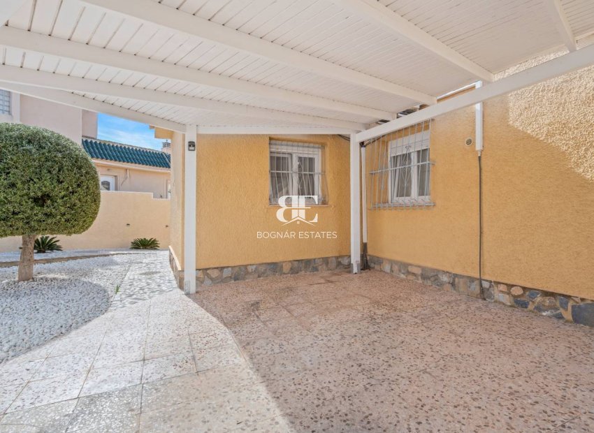 Resale - Villa -
Ciudad Quesada