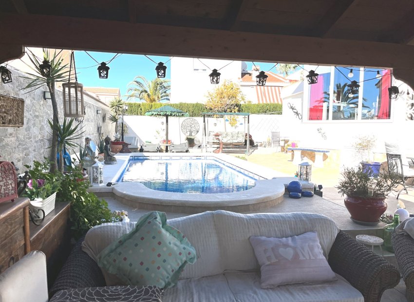 Resale - Villa -
Ciudad Quesada