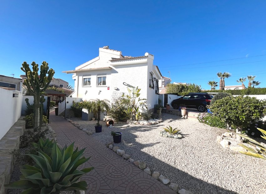 Resale - Villa -
Ciudad Quesada