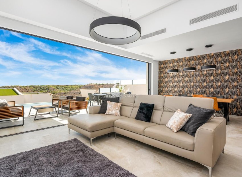 Resale - Villa -
Ciudad Quesada