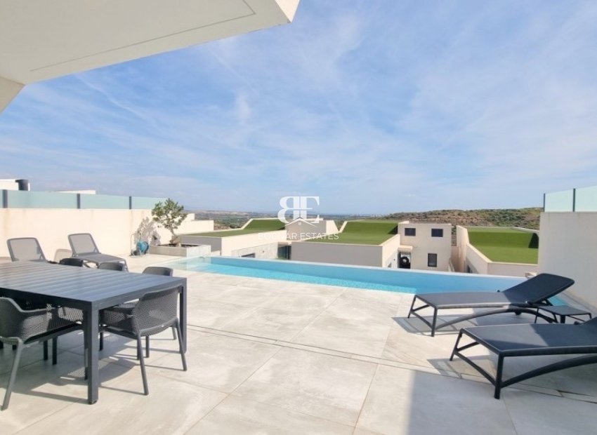 Resale - Villa -
Ciudad Quesada