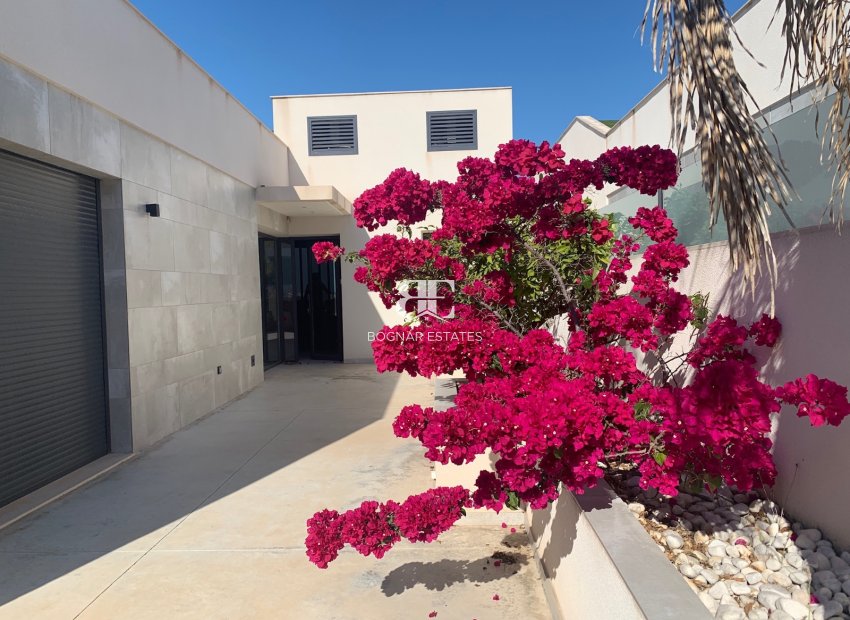 Resale - Villa -
Ciudad Quesada