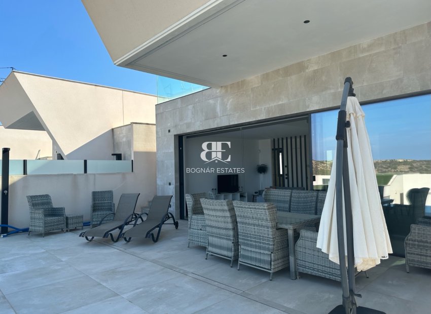 Resale - Villa -
Ciudad Quesada