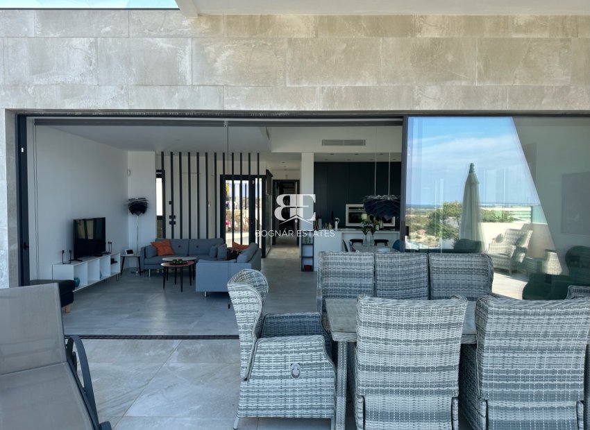 Resale - Villa -
Ciudad Quesada