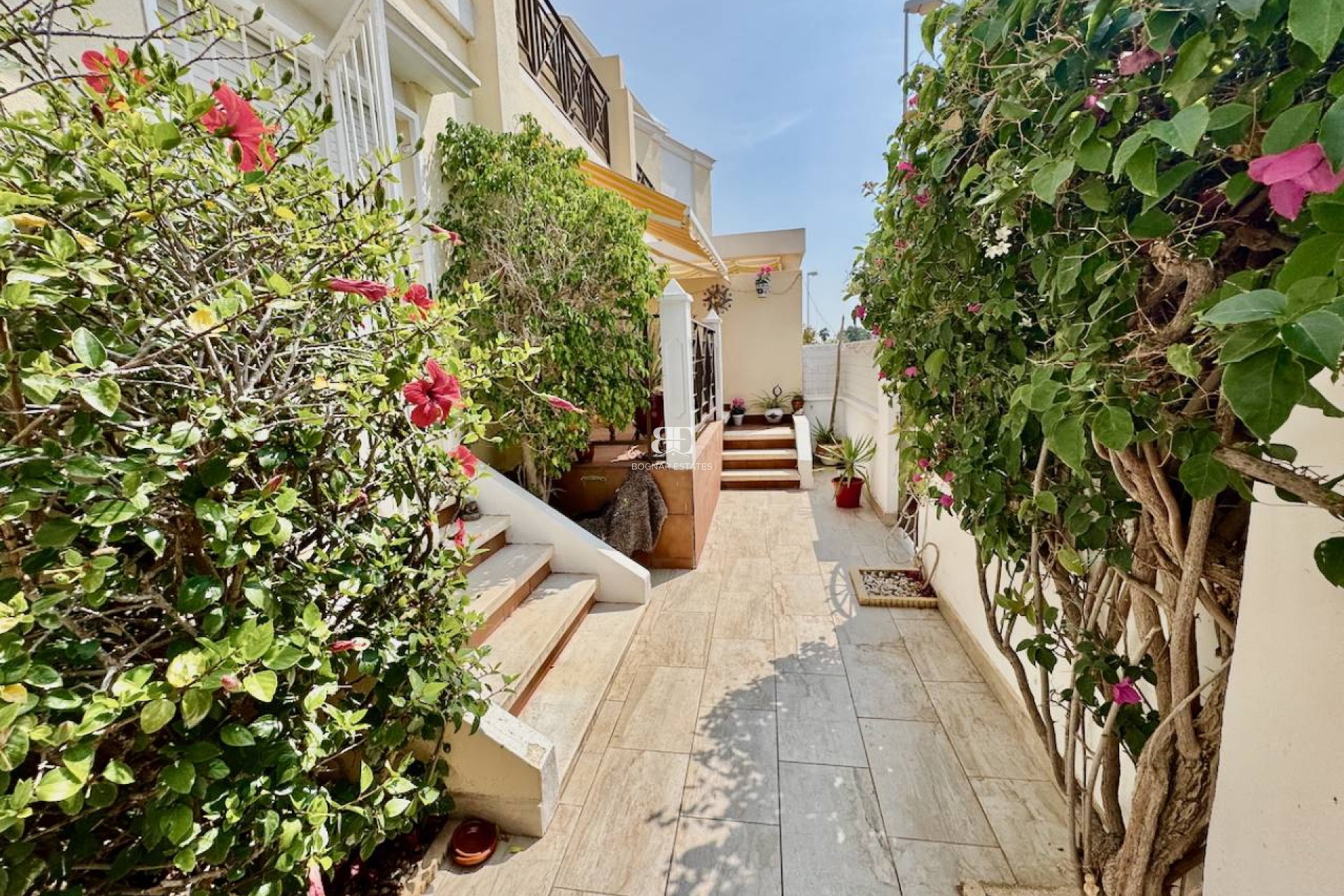 Resale - Villa -
Ciudad Quesada