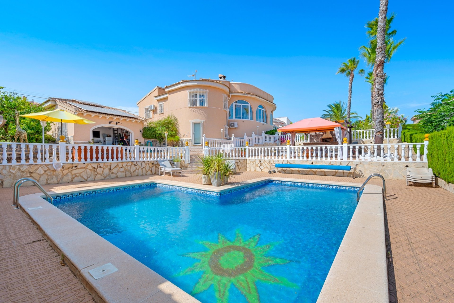 Resale - Villa -
Ciudad Quesada